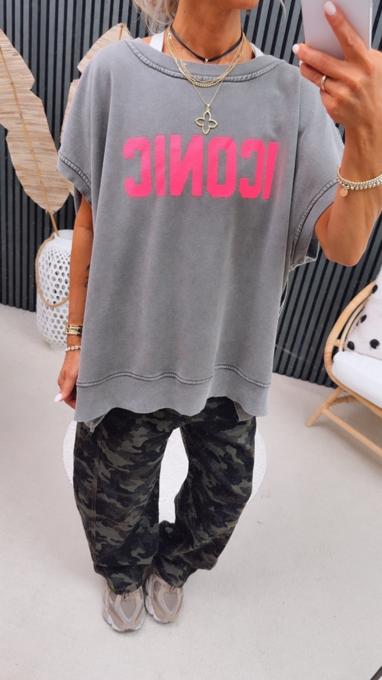 T-Shirt "Iconic Ärmellos"
