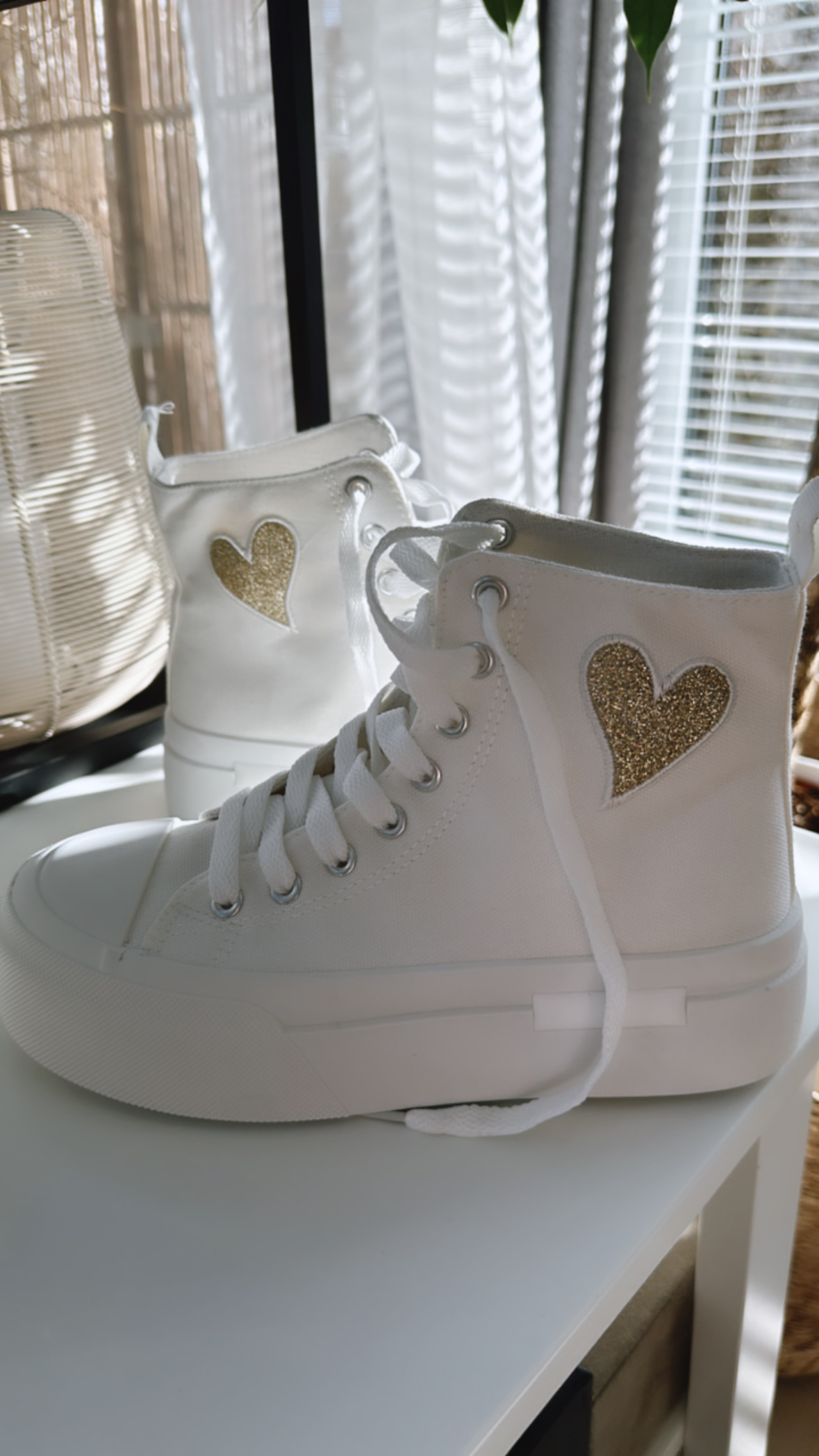 Sneaker "Gooolden Heart"