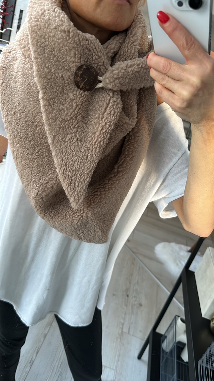 Knopfschal "Theooo"