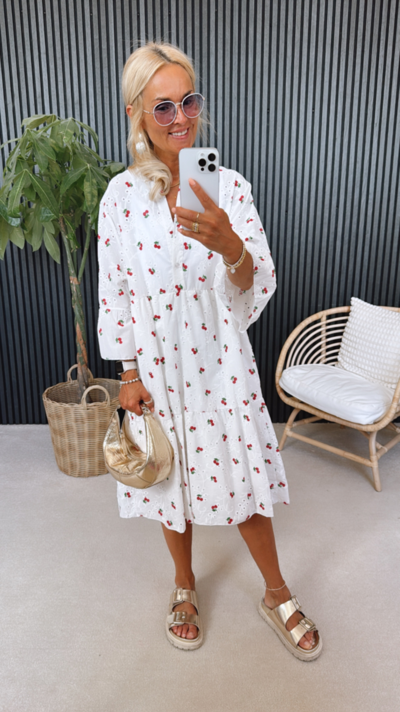 Kleid "Cherry Stickerei"
