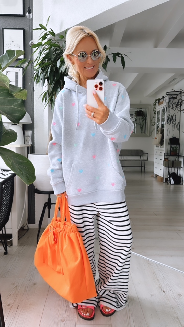 Hoodie "Loveeeely Heart"