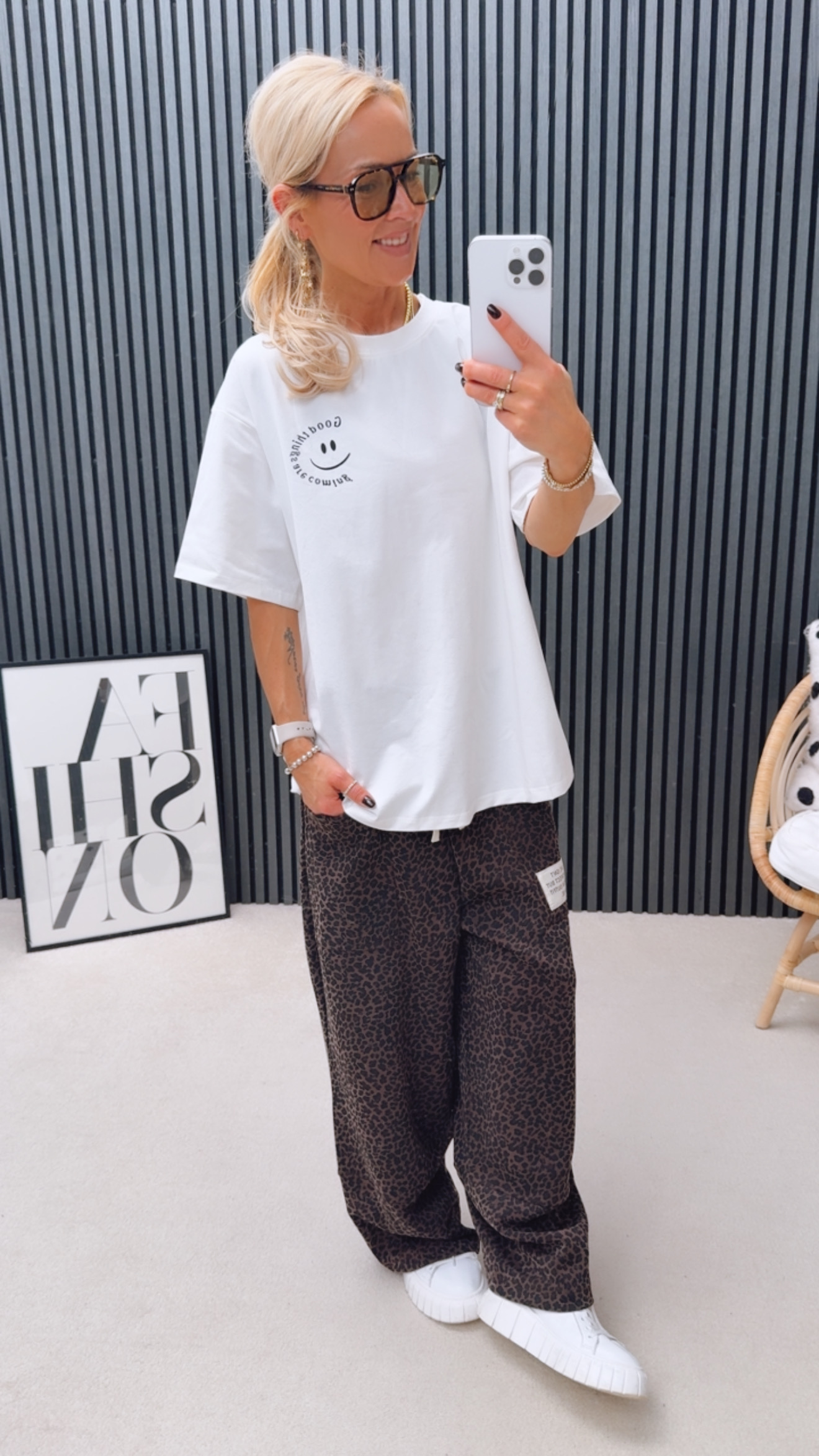 T-Shirt "Good things are coming"