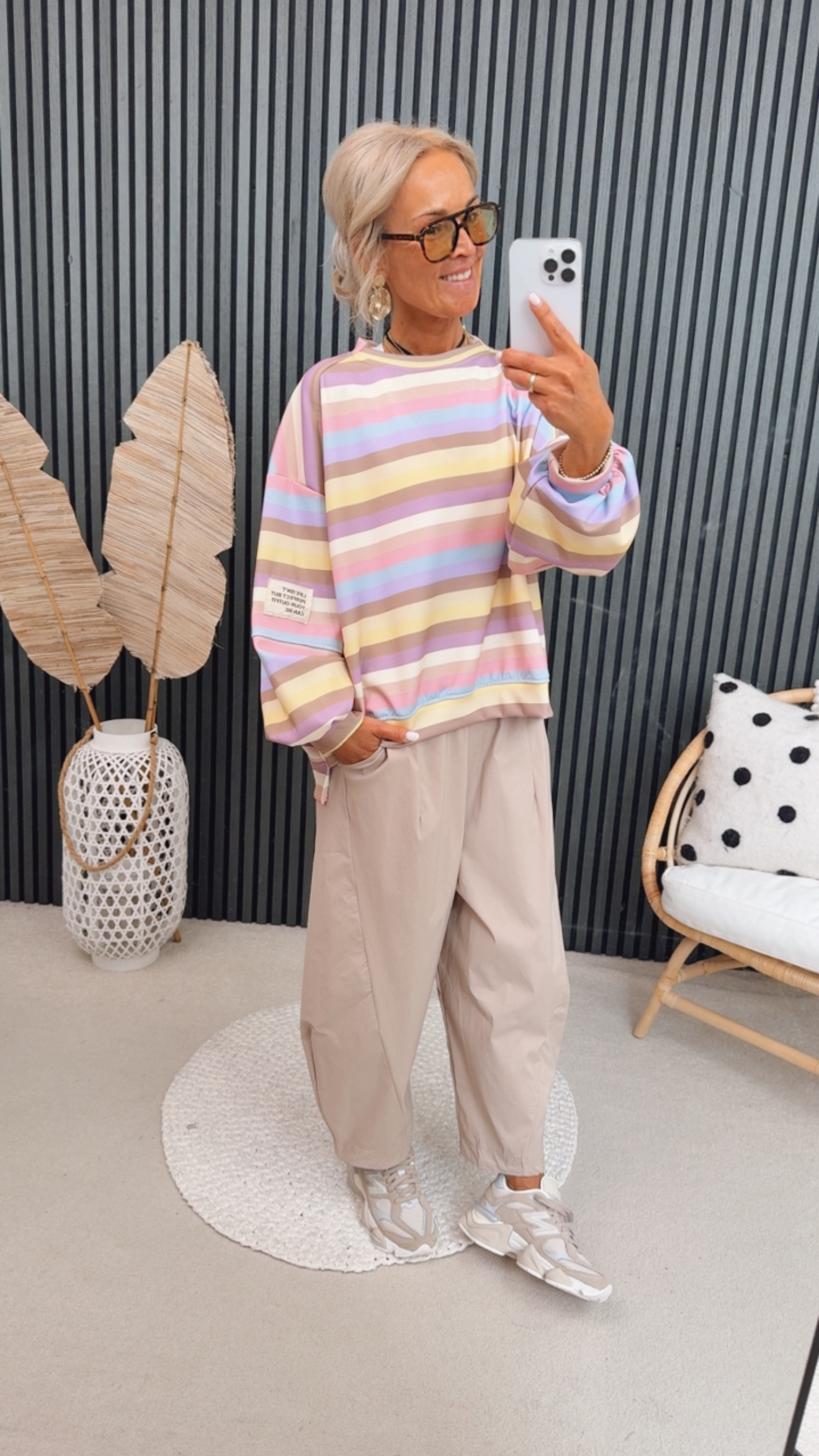 Sweater "Your Outfit"