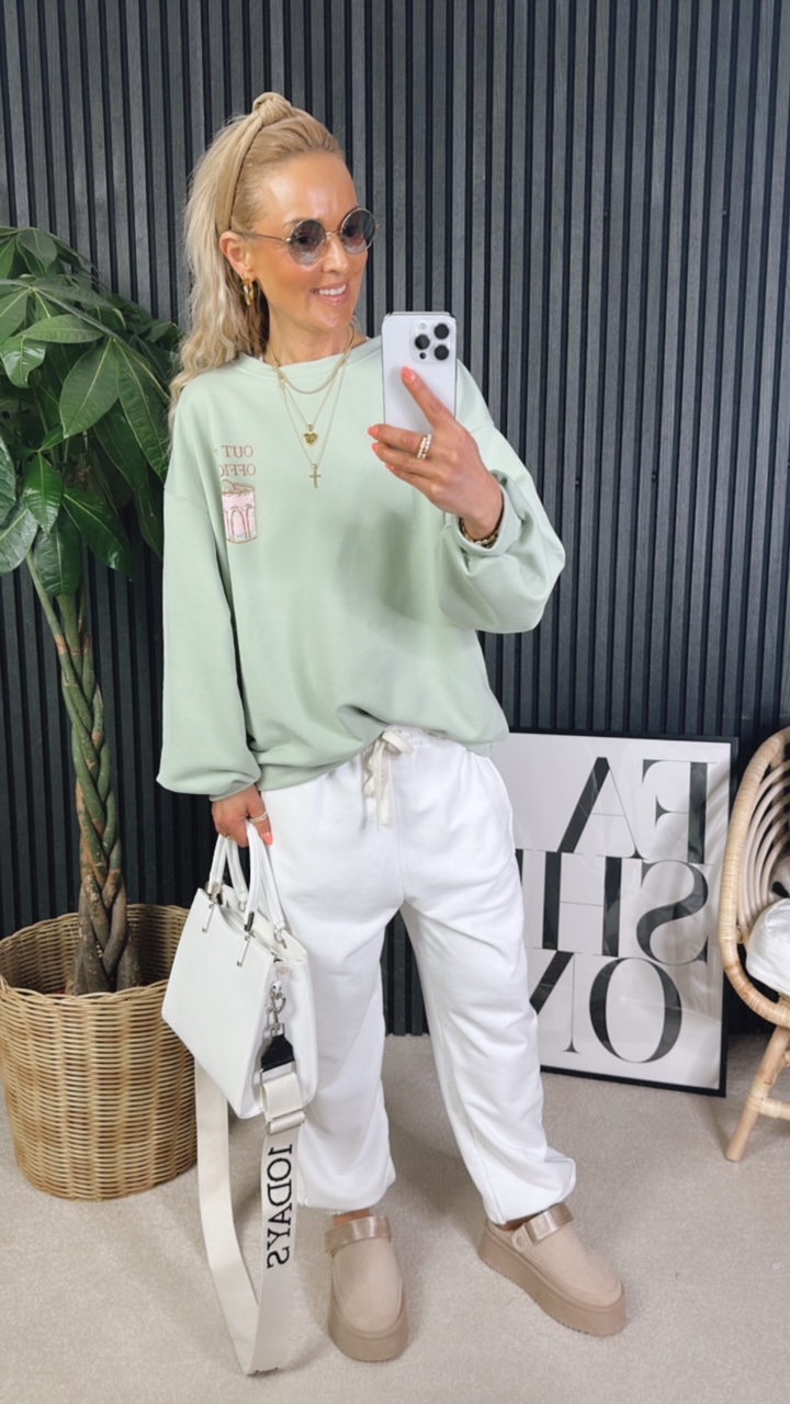 Sweater "Out of office"