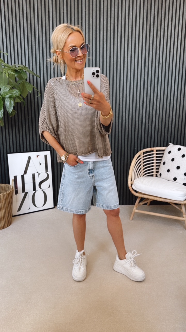 Jeans Shorts mit Strass "Cholettaaa"