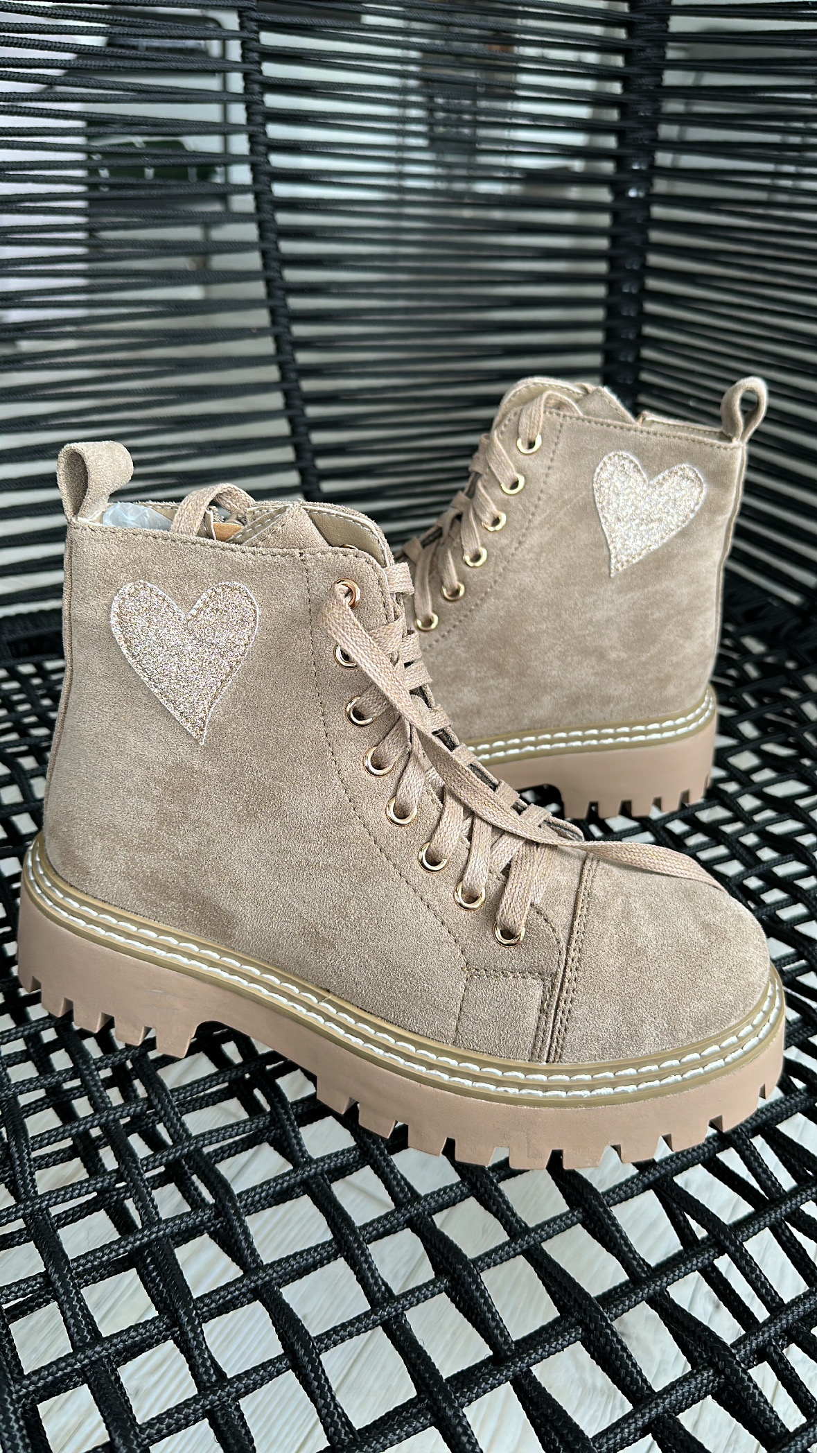 Boots "Hearttt" Wildlederlook beige