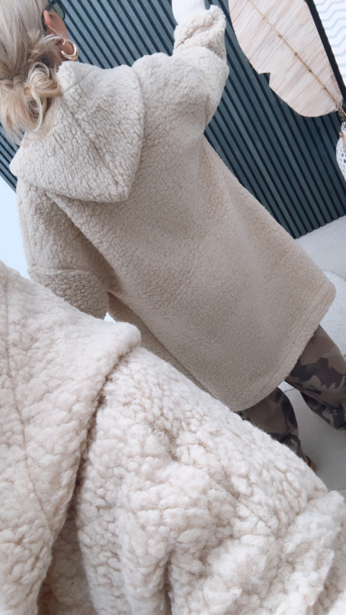 Teddy Mantel "Ciiindy"