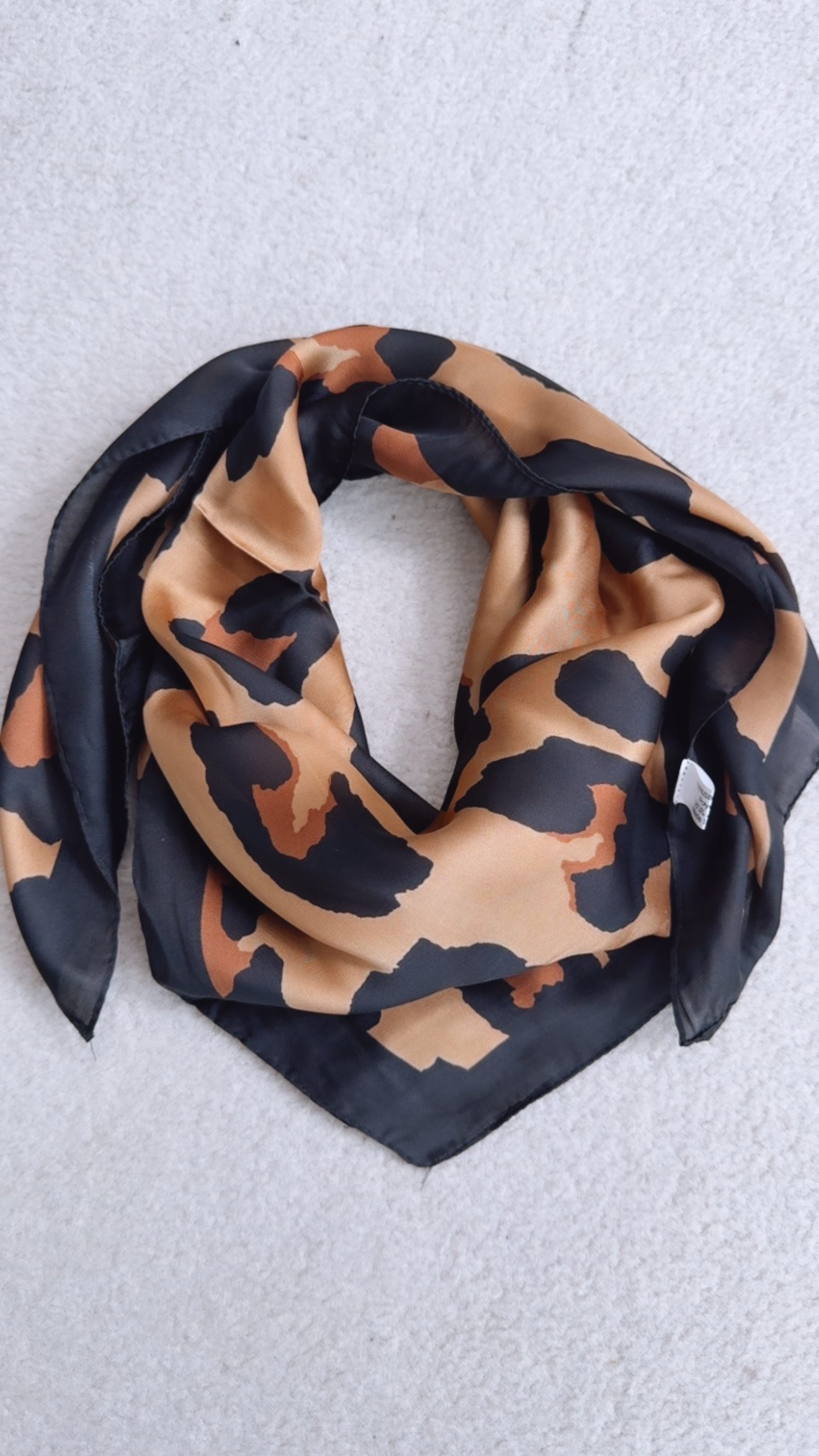 Leo Satin Tuch "Santinaaa"