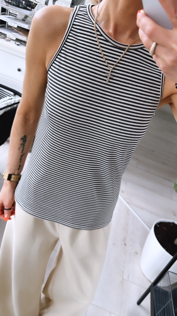 Top "Stripes Ceeelya"