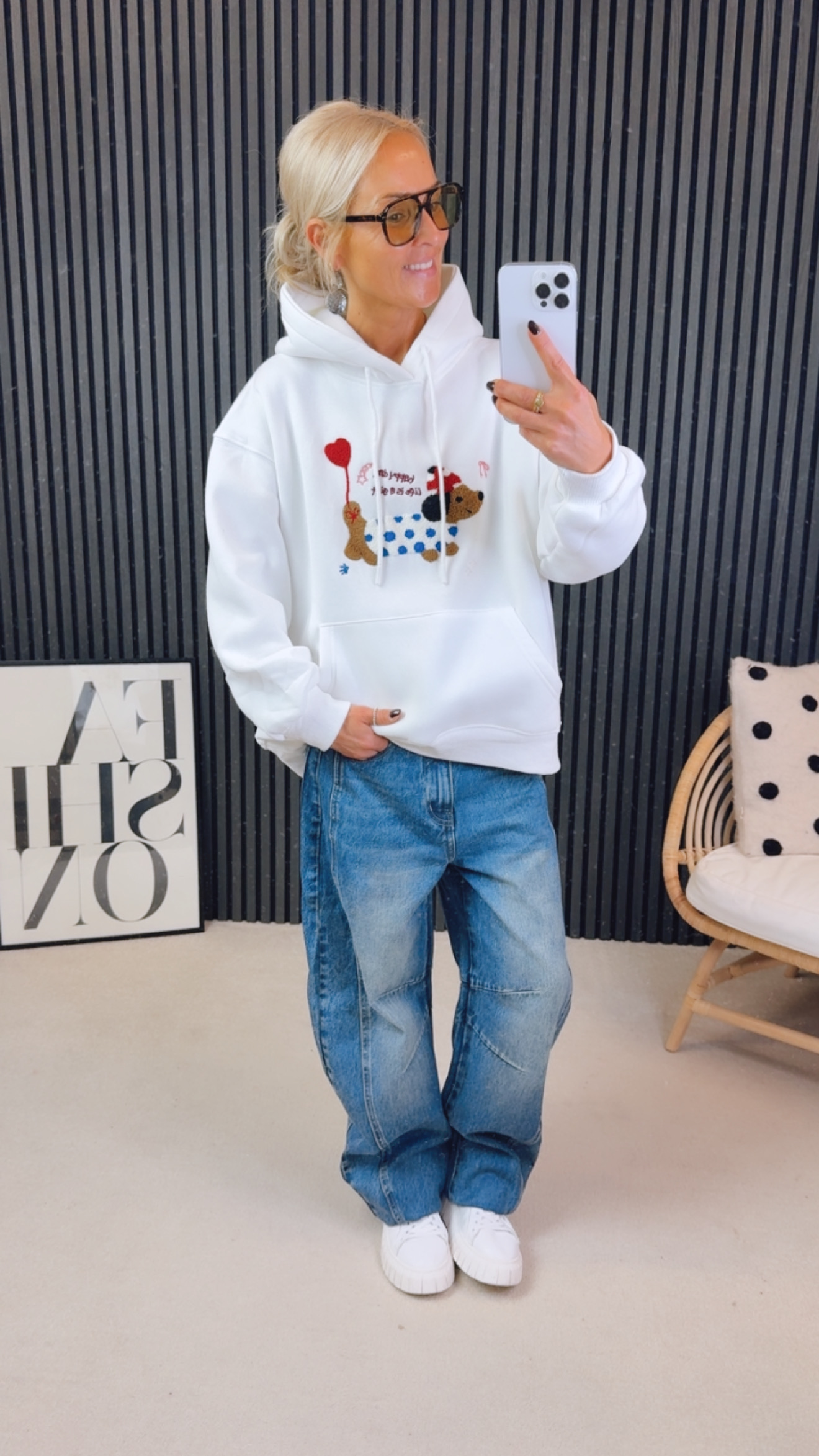 Hoodie "Karla Dooogi"