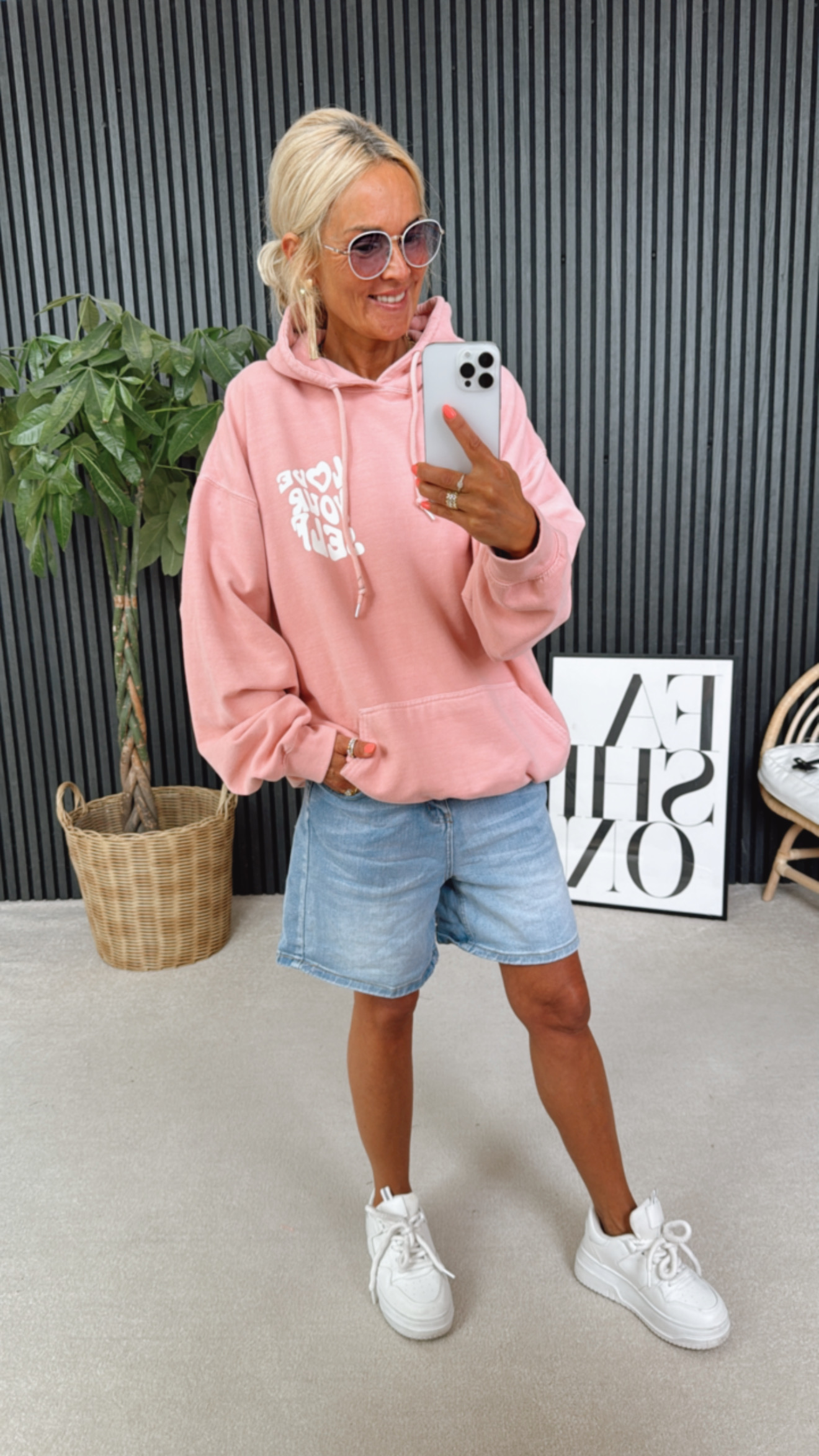 Hoodie "Rosa Love Yourself"