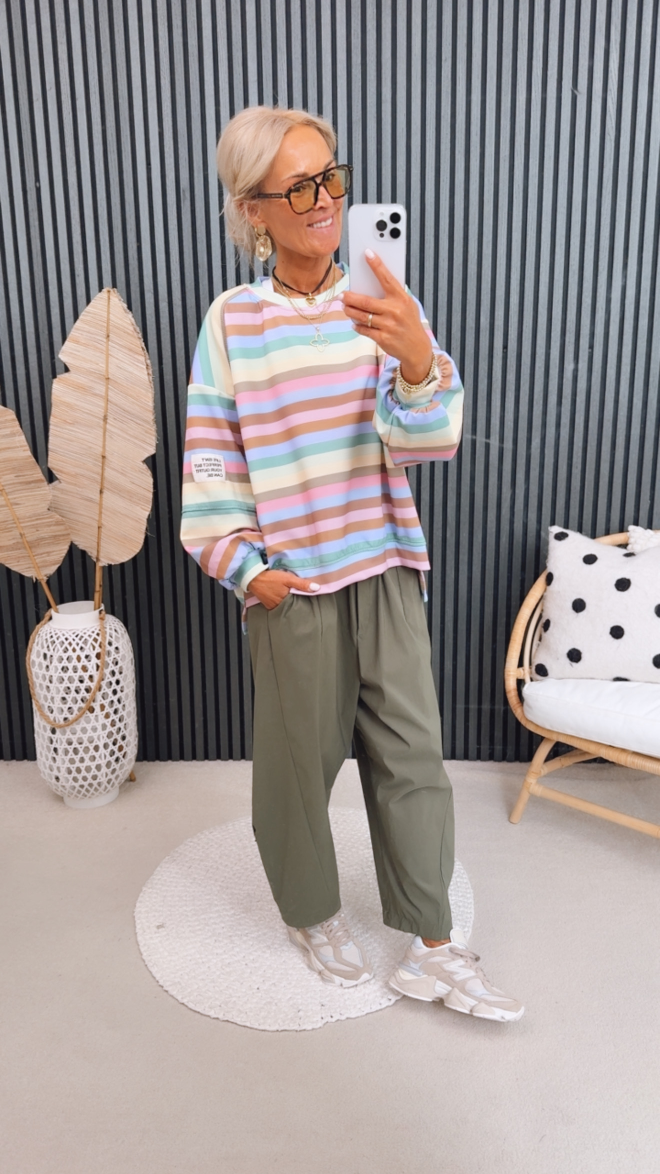 Sweater "Your Outfit"